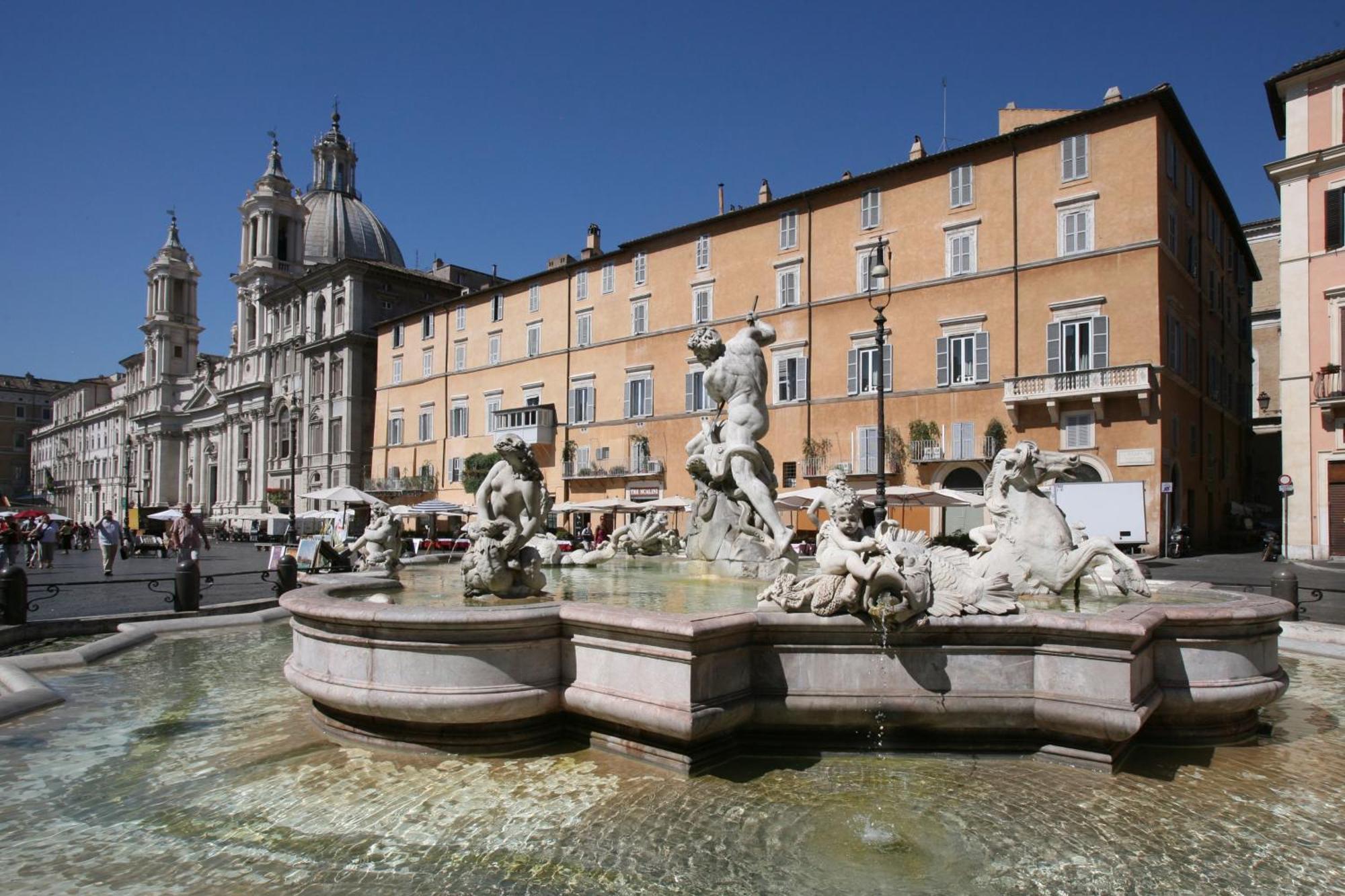 Piazza Navona Apartment *